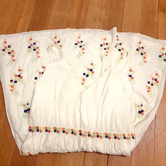 Tocca Ivory with Floral Embroidery Sleeveless Midi Dress (8) - Picture 3 of 4